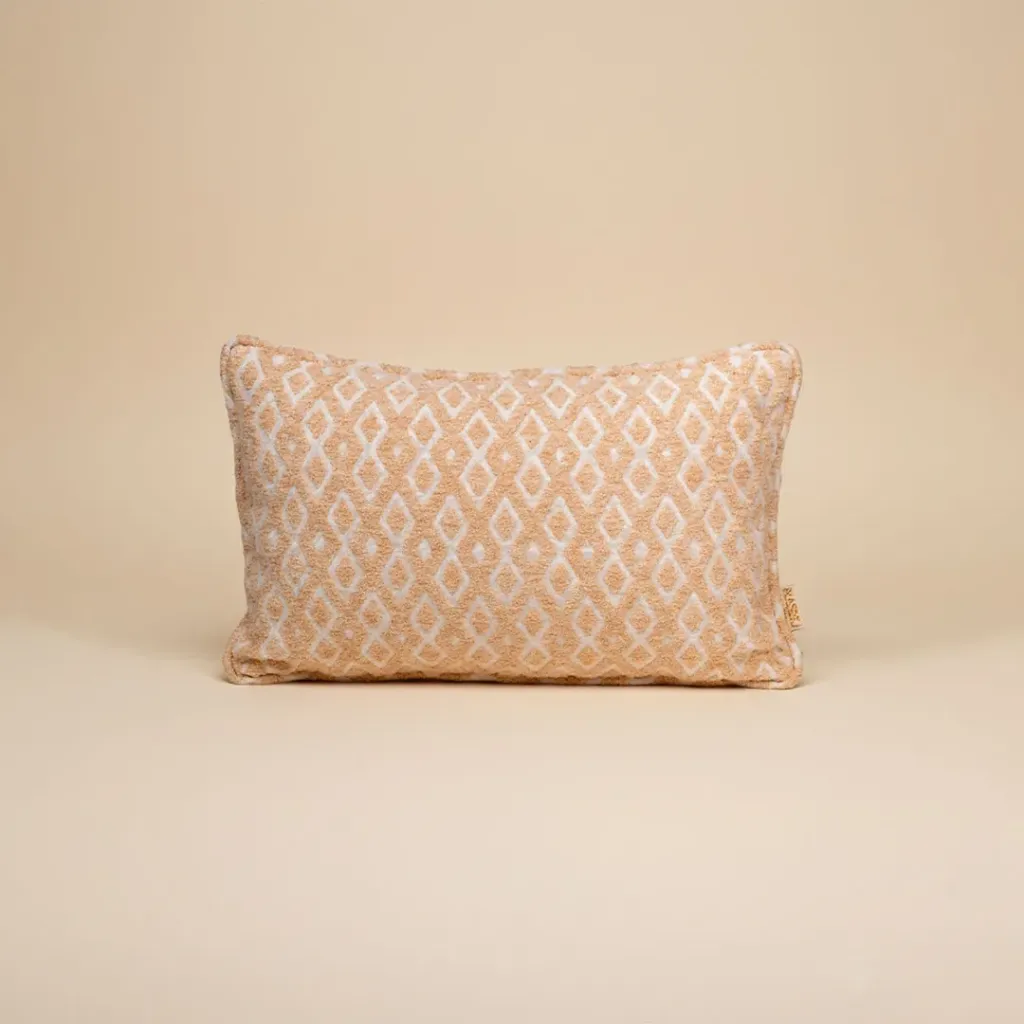 Oya (P) Cushion
